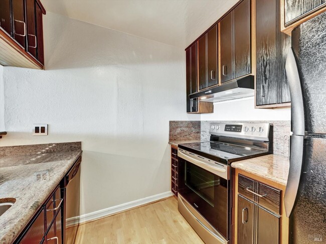 Building Photo - 367 Eden Roc Dr