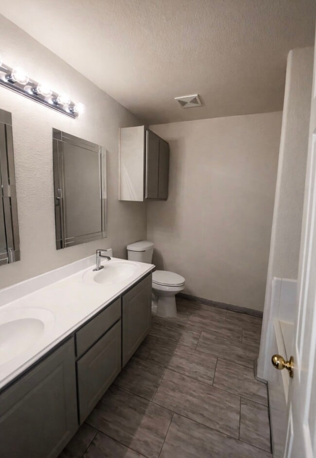 Building Photo - 1035 Auburn View Ln