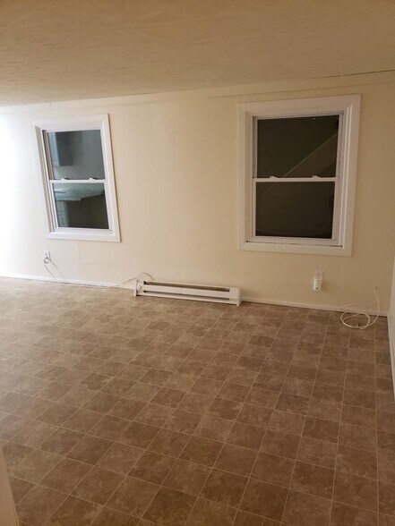 Living Room - 206 Campbell St