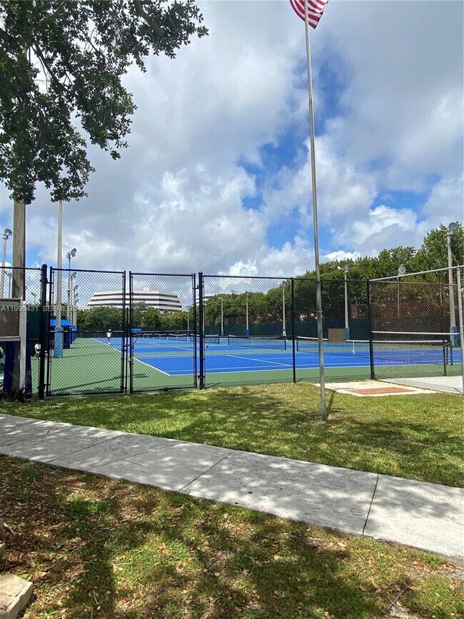 Building Photo - 1855 NE 121st St