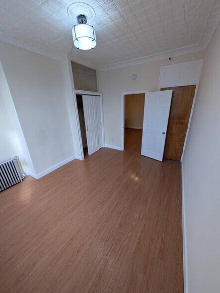 Building Photo - 513 Grandview Ave