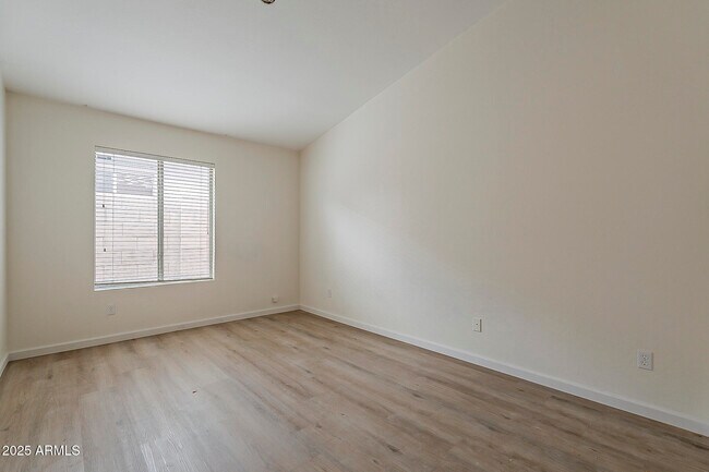Building Photo - 15728 N 104th St