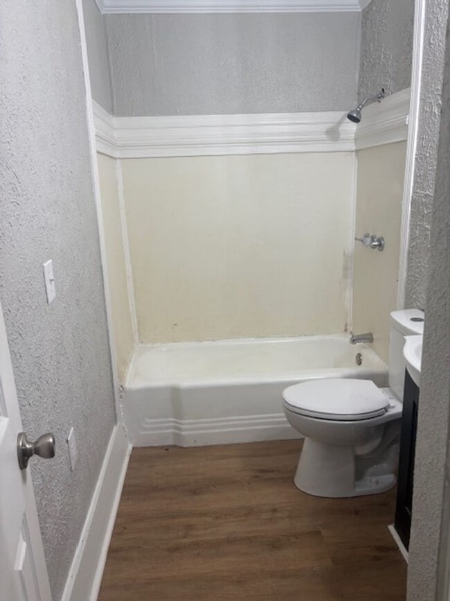 Building Photo - Renovated 3 Bedroom 1 Bath Home for Rent!