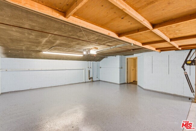 Building Photo - 832 15th St
