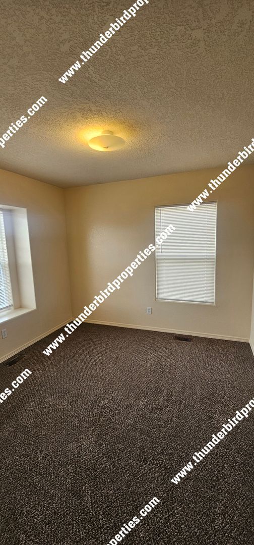 Building Photo - Spacious 4 bedroom, 3 bathroom in Ventana ...