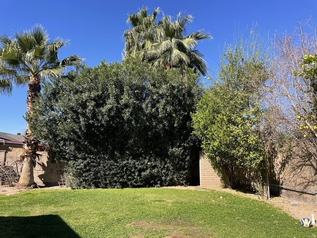 Building Photo - 4616 E Pershing Ave