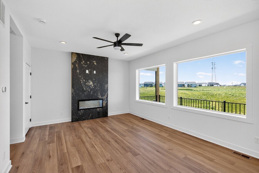 Building Photo - 1114 NW Sproul Dr