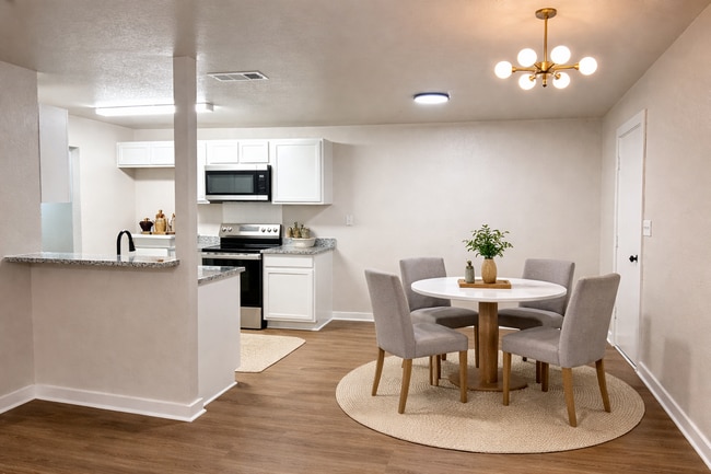 Building Photo - Charming Remodeled Duplex located in the center of Burleson