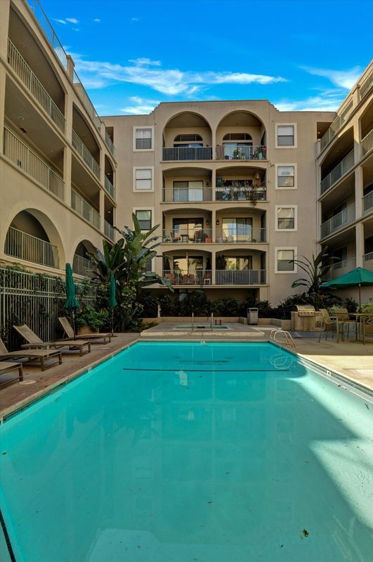 Building Photo - 555 Maine Ave