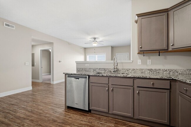 Interior Photo - 1031 Ekstam