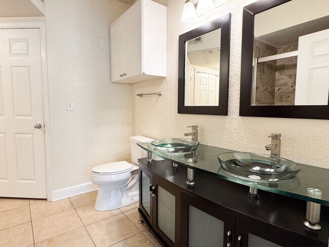 Building Photo - The Grande Downtown - One bedroom one bath...