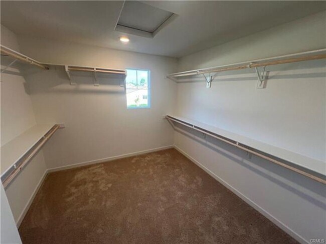 Building Photo - Gorgeous New House