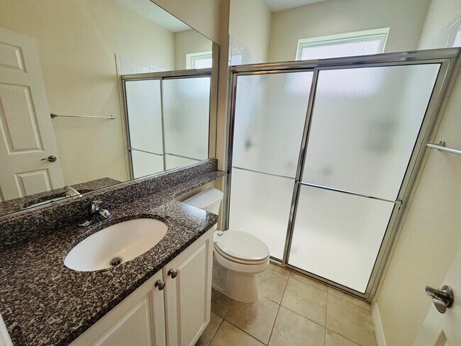 Building Photo - Beautiful movie in ready, large 2/2 in Ocala Preserve - All ages