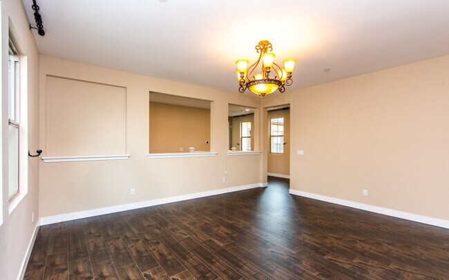 Building Photo - Spacious Home in Great Olde Carlsbad Locat...