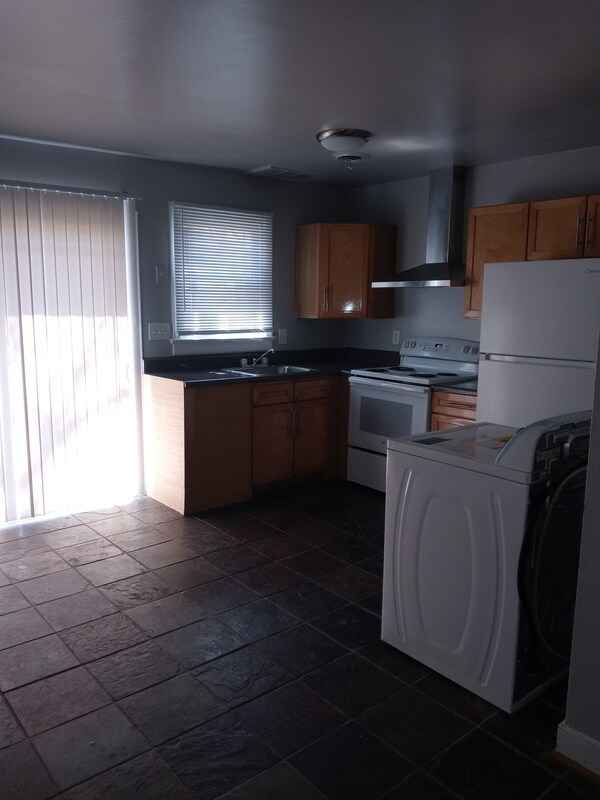 Building Photo - 5209 Goolsby Ct