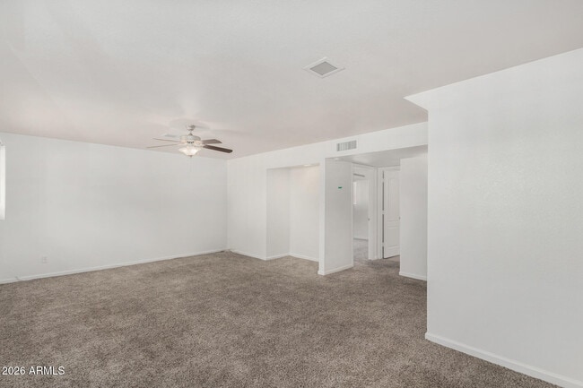 Building Photo - 3418 S Oak St