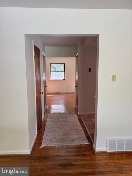 Building Photo - 6025 Honey Hollow Rd