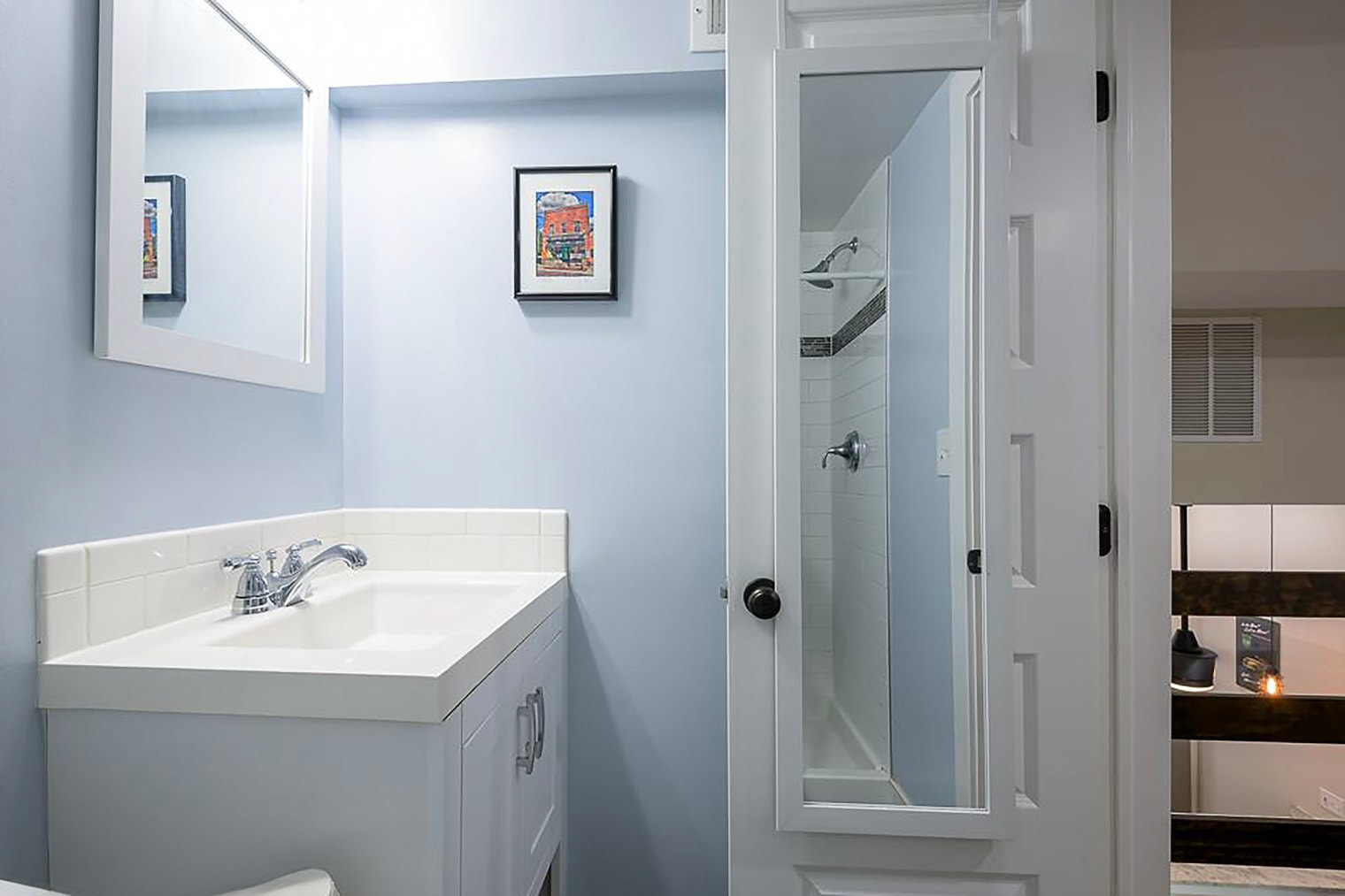 Building Photo - 717 F St NE