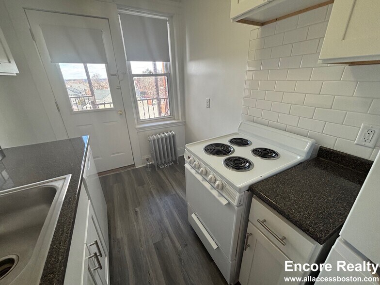 Building Photo - 116 Washington St