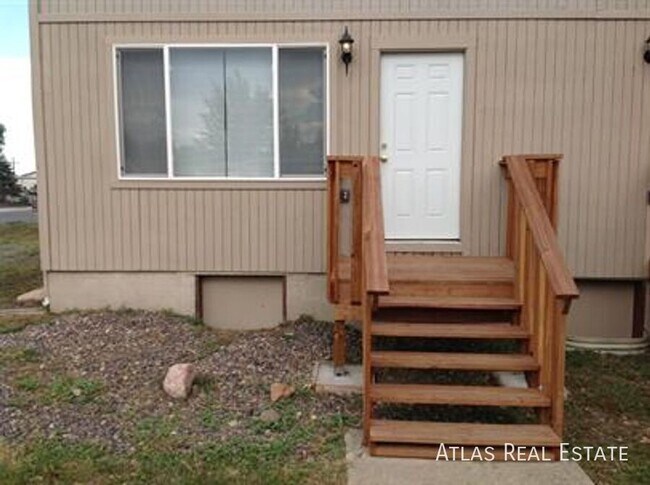 Building Photo - 3210 W Longfellow Pl