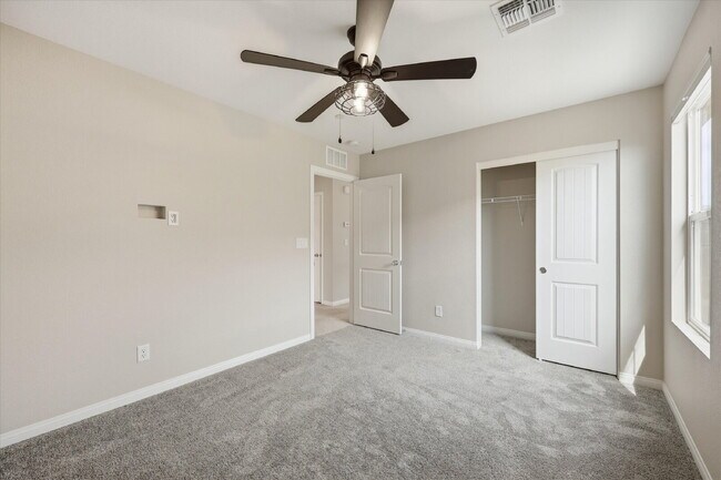 Building Photo - Beautiful home in the desirable Inspirada community! Move in ready!