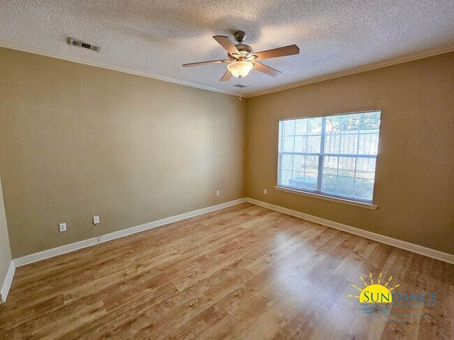 Building Photo - Gorgeous 3 Bedroom Townhouse in Miramar Beach