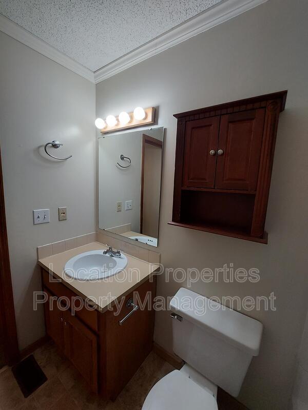 Building Photo - 1903 W 3rd St