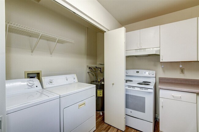 Building Photo - 114 Bradshaw Dr