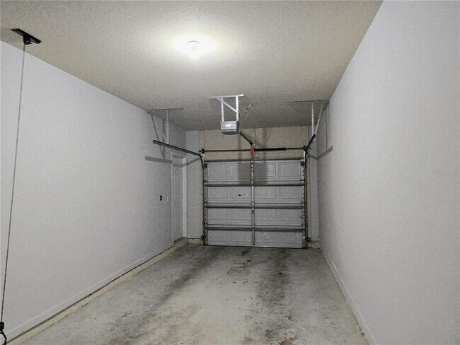 Building Photo - 19921 Villa Ridge Dr