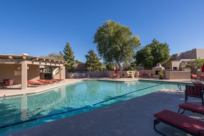 Building Photo - 6711 E Camelback Rd