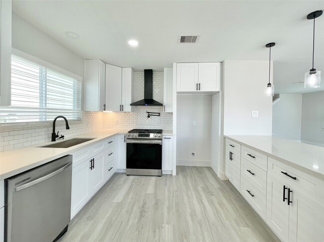Building Photo - 20919 Hall Colony Ct