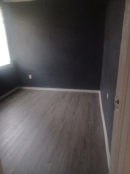 Building Photo - 5918 S Calumet Ave