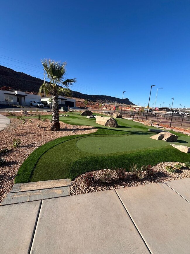 Building Photo - Long Valley Gem! $500 Move in Credit in December!