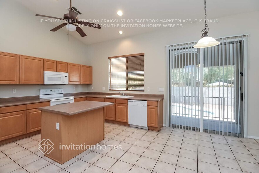 Building Photo - 8010 W Pima St