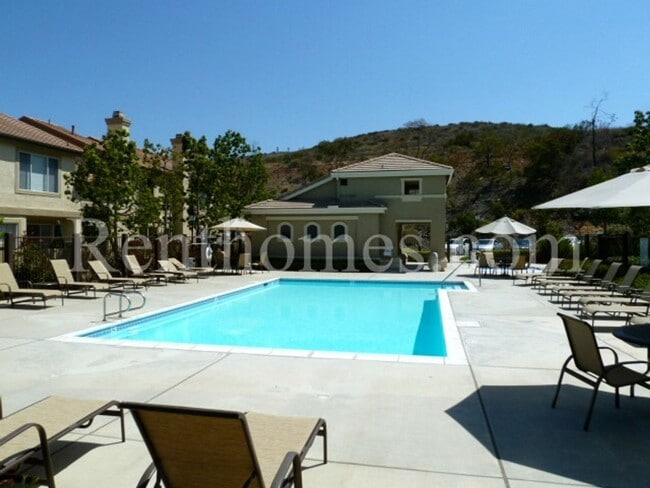 Building Photo - 9411 Questa Pointe