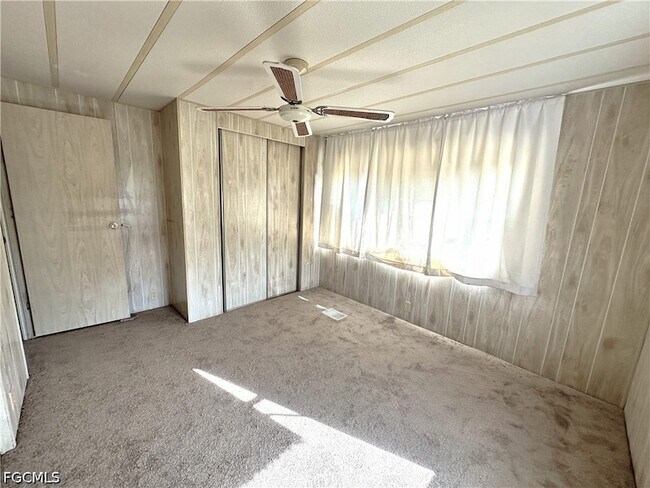Building Photo - 280 Flame Ln