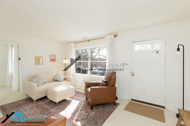 Building Photo - 1803 Hillcrest Dr