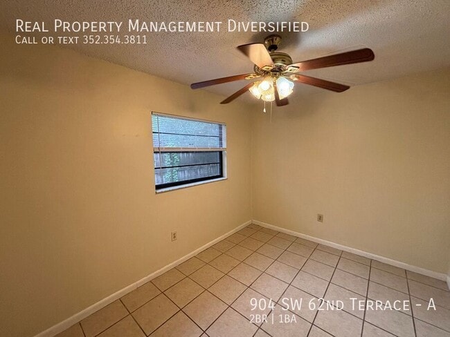 Building Photo - 904 SW 62nd Terrace