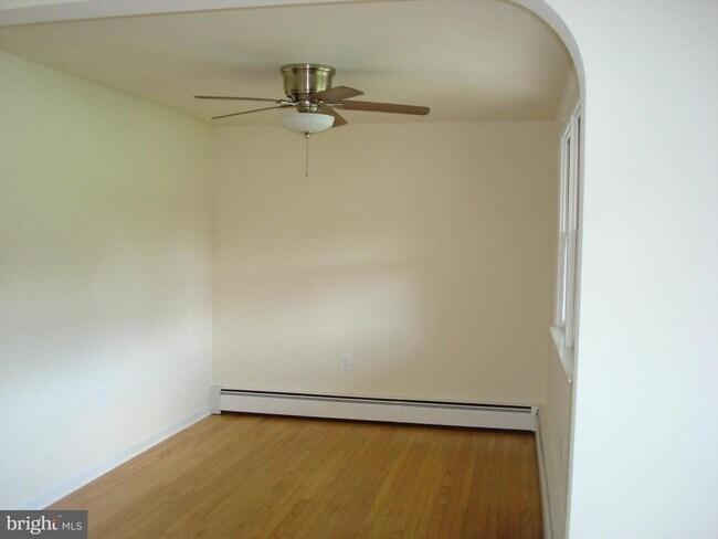 Building Photo - 1158 Horseshoe Pike