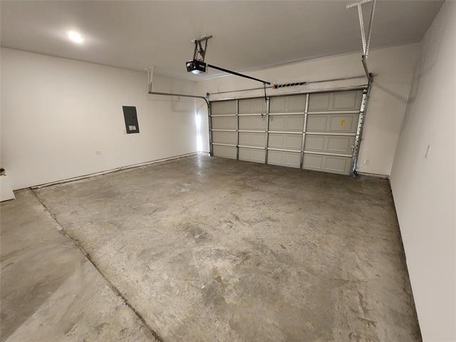 Building Photo - 634 Redwood Wy