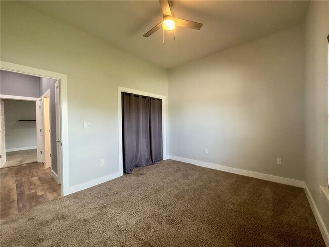 Building Photo - 1520 Hunter's Rd
