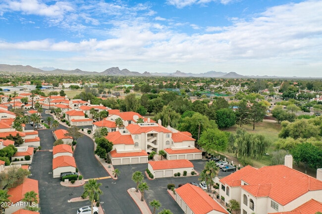 Building Photo - 10080 E Mountainview Lake Dr