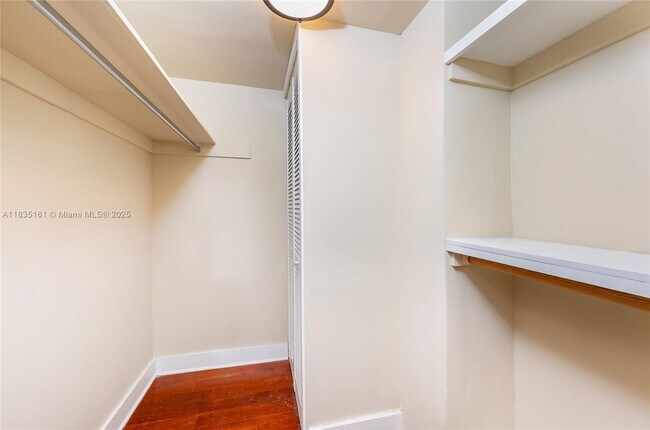 Building Photo - 3400 Poinciana Ave
