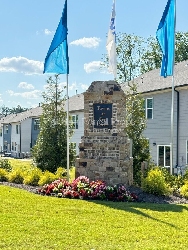 Building Photo - 2805 Habibi Ct