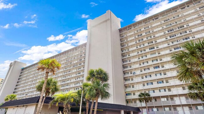 Building Photo - 8743 Thomas Dr