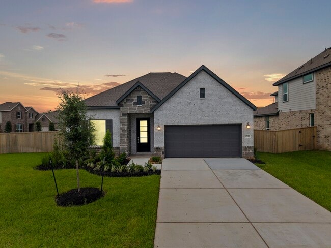 Building Photo - 2720 Grv Crst Dr
