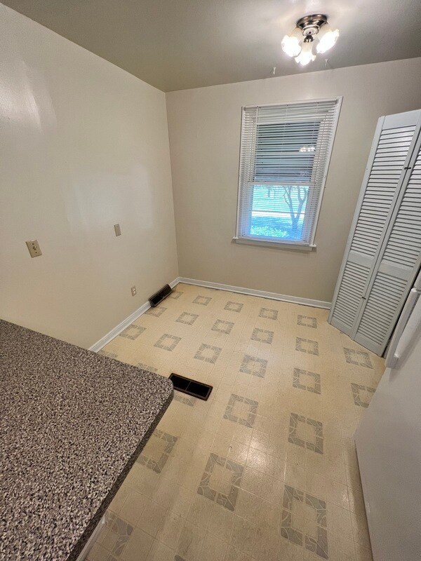 Building Photo - 3301 Donnan St