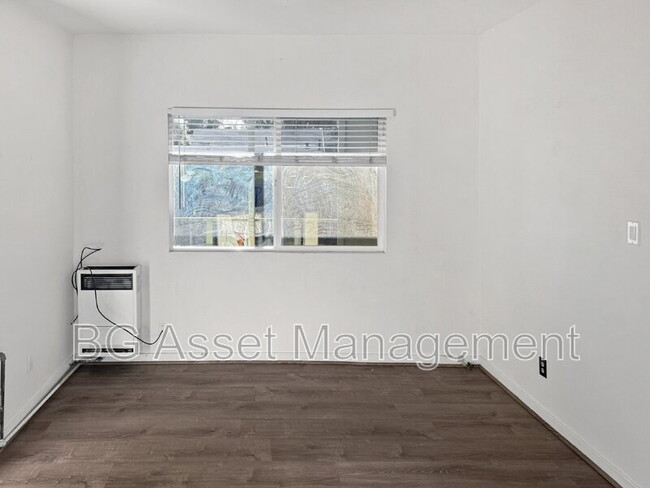 Building Photo - 859 California Blvd