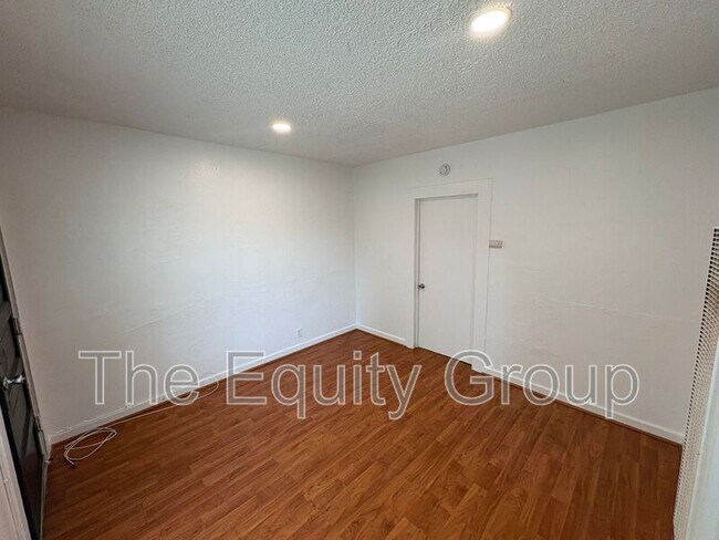 Building Photo - 337 N H St