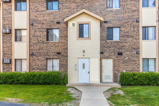 Building Photo - 4 Echo Ct